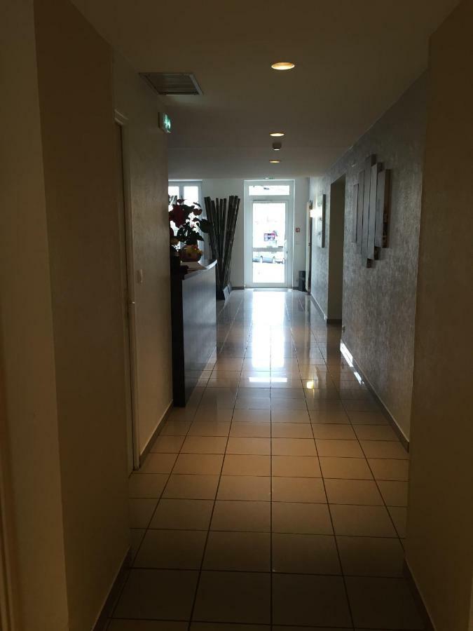 Hotel Restaurant La Boule D'or 2*
