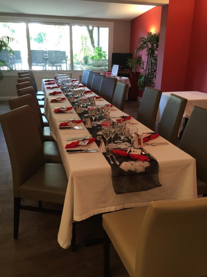 Restaurant La Boule D'or Hotel 2*